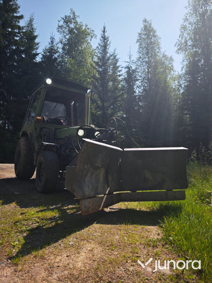 Kompakttraktor Kubota L245DT - Kompaktný traktor: obrázok 2 Kompakttraktor Kubota L245DT - Kompaktný traktor: obrázok 2