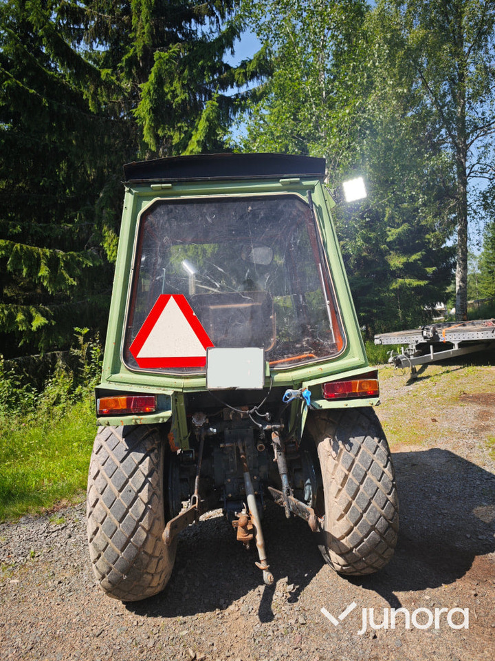 Kompakttraktor Kubota L245DT - Kompaktný traktor: obrázok 4 Kompakttraktor Kubota L245DT - Kompaktný traktor: obrázok 4