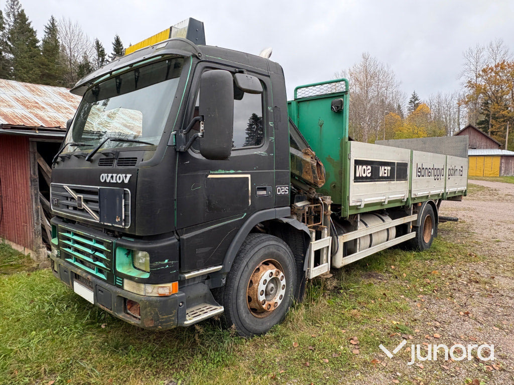 Kranbil - Volvo FM7 4*2 - Valníkový/ Plošinový nákladný automobil, Auto s hydraulickou rukou: obrázok 1 Kranbil - Volvo FM7 4*2 - Valníkový/ Plošinový nákladný automobil, Auto s hydraulickou rukou: obrázok 1