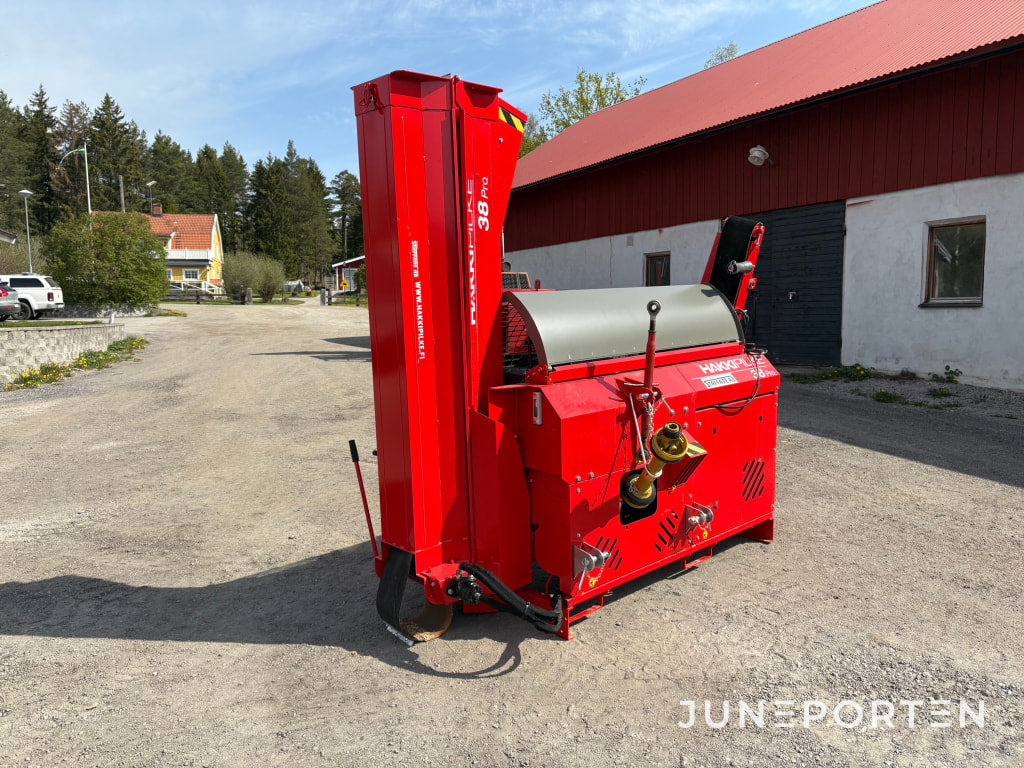 Vedmaskin Hakki Pilke 38 PRO PTO + Hydrauliskt uppläggningbord Hakki Pilke Hakkifeed 422 - Lesnícka technika: obrázok 5 Vedmaskin Hakki Pilke 38 PRO PTO + Hydrauliskt uppläggningbord Hakki Pilke Hakkifeed 422 - Lesnícka technika: obrázok 5