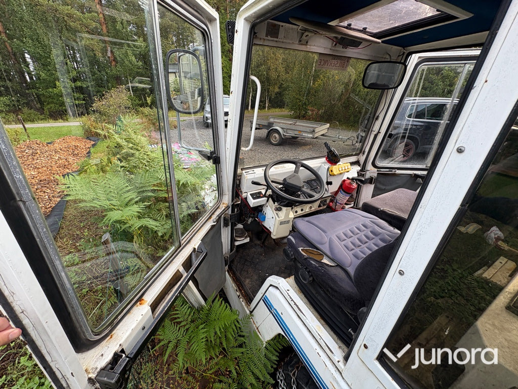 Plogbil - Bagagetruck - Batožinový traktor: obrázok 5 Plogbil - Bagagetruck - Batožinový traktor: obrázok 5