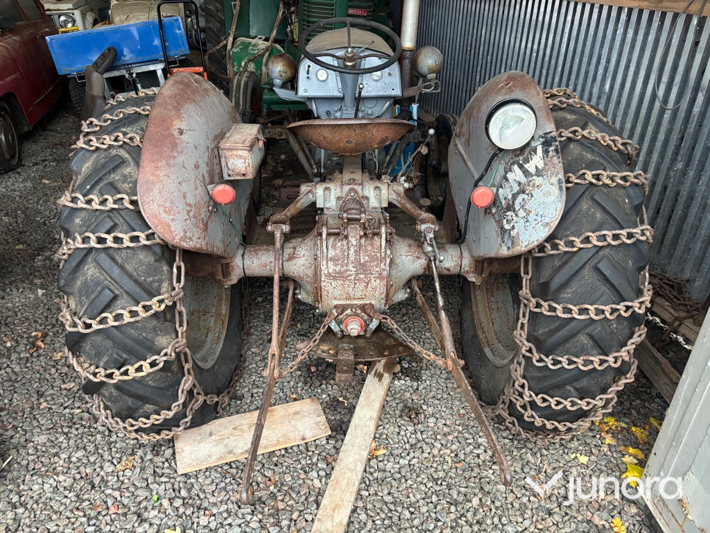 Traktor - Massey Ferguson TEA20 (Grålle) - Traktor: obrázok 5 Traktor - Massey Ferguson TEA20 (Grålle) - Traktor: obrázok 5