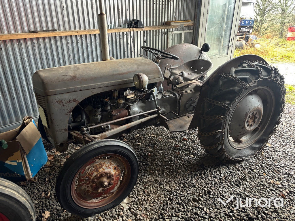 Traktor - Massey Ferguson TEA20 (Grålle) - Traktor: obrázok 1 Traktor - Massey Ferguson TEA20 (Grålle) - Traktor: obrázok 1