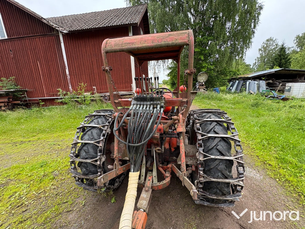 Traktor - Nuffield Universal 3DL - Traktor: obrázok 4 Traktor - Nuffield Universal 3DL - Traktor: obrázok 4