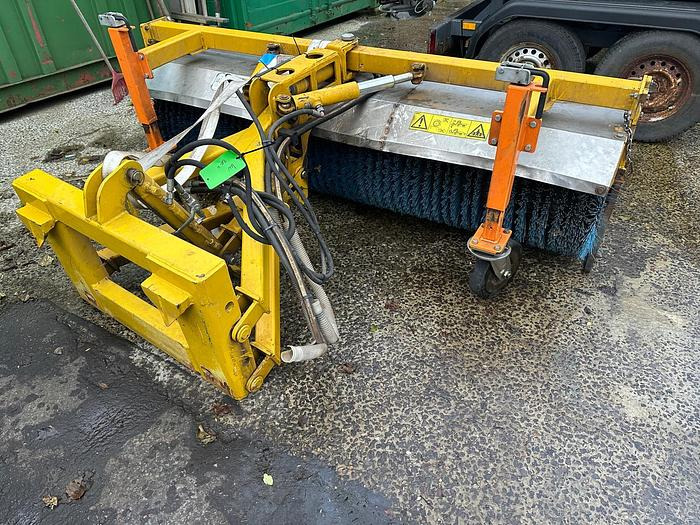 Aebi-Schmidt VKS 22-H - Zametač: obrázok 1 Aebi-Schmidt VKS 22-H - Zametač: obrázok 1