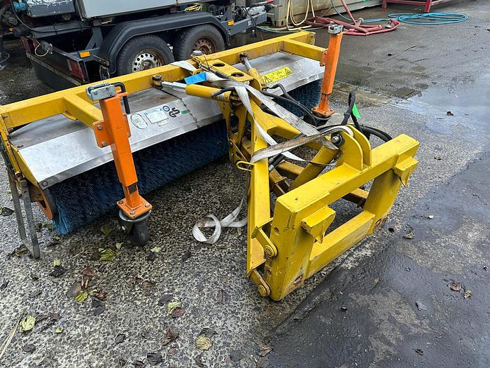 Aebi-Schmidt VKS 22-H - Zametač: obrázok 4 Aebi-Schmidt VKS 22-H - Zametač: obrázok 4