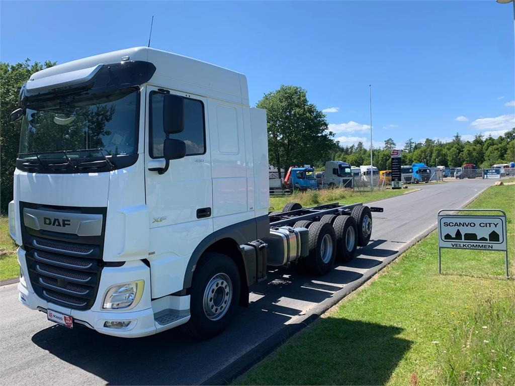 DAF XF 430 FAW 8x4*4 Tridem - Ramenový nosič kontajnerov: obrázok 2 DAF XF 430 FAW 8x4*4 Tridem - Ramenový nosič kontajnerov: obrázok 2