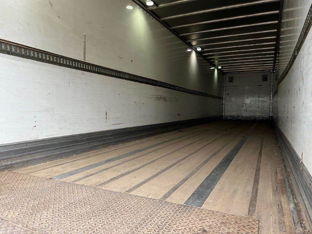Fruehauf 13,6 mtr box - lodretstående lift - Náves skriňové: obrázok 2 Fruehauf 13,6 mtr box - lodretstående lift - Náves skriňové: obrázok 2