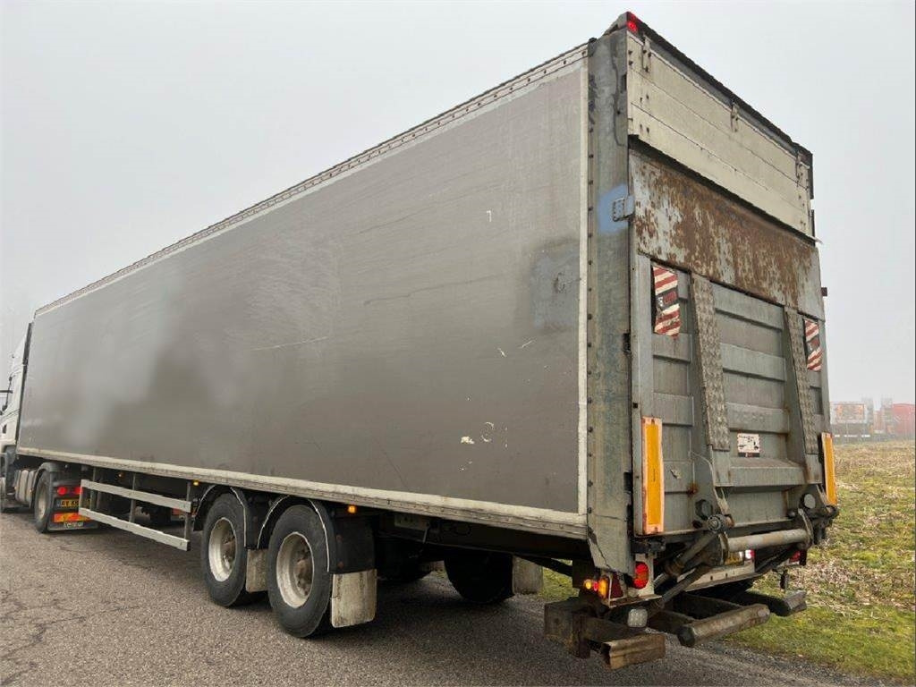 Fruehauf 13,6 mtr box - lodretstående lift - Náves skriňové: obrázok 4 Fruehauf 13,6 mtr box - lodretstående lift - Náves skriňové: obrázok 4
