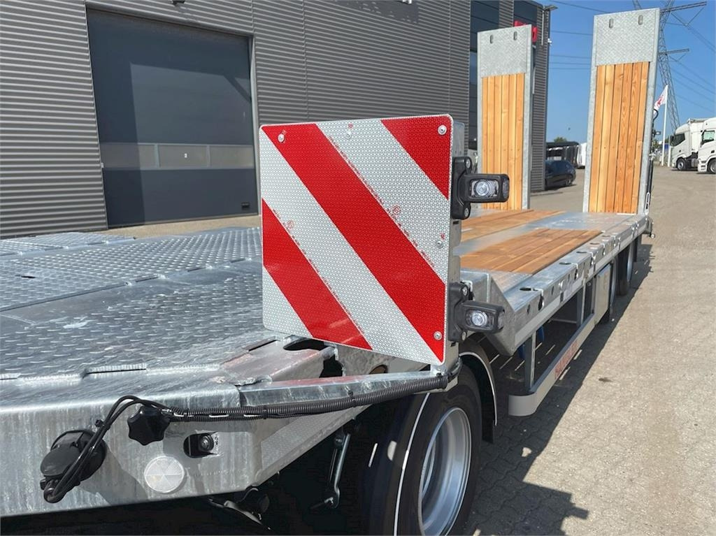 Hangler VTS-H 400 4 akslet - 2 delt ramper  - Príves podvalník: obrázok 4 Hangler VTS-H 400 4 akslet - 2 delt ramper  - Príves podvalník: obrázok 4