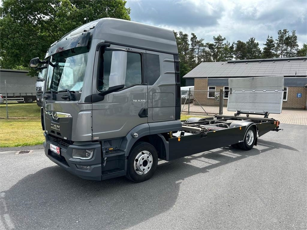MAN TGL 8-220 4x2 BL incl. 2 stk veksellad - Skříňový nákladní auto: obrázok 2 MAN TGL 8-220 4x2 BL incl. 2 stk veksellad - Skříňový nákladní auto: obrázok 2