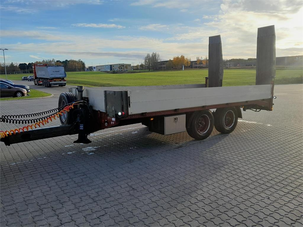 MTDK KC200 11,8 ton 5,2 mtr lad + ramper - Príves podvalník: obrázok 1 MTDK KC200 11,8 ton 5,2 mtr lad + ramper - Príves podvalník: obrázok 1