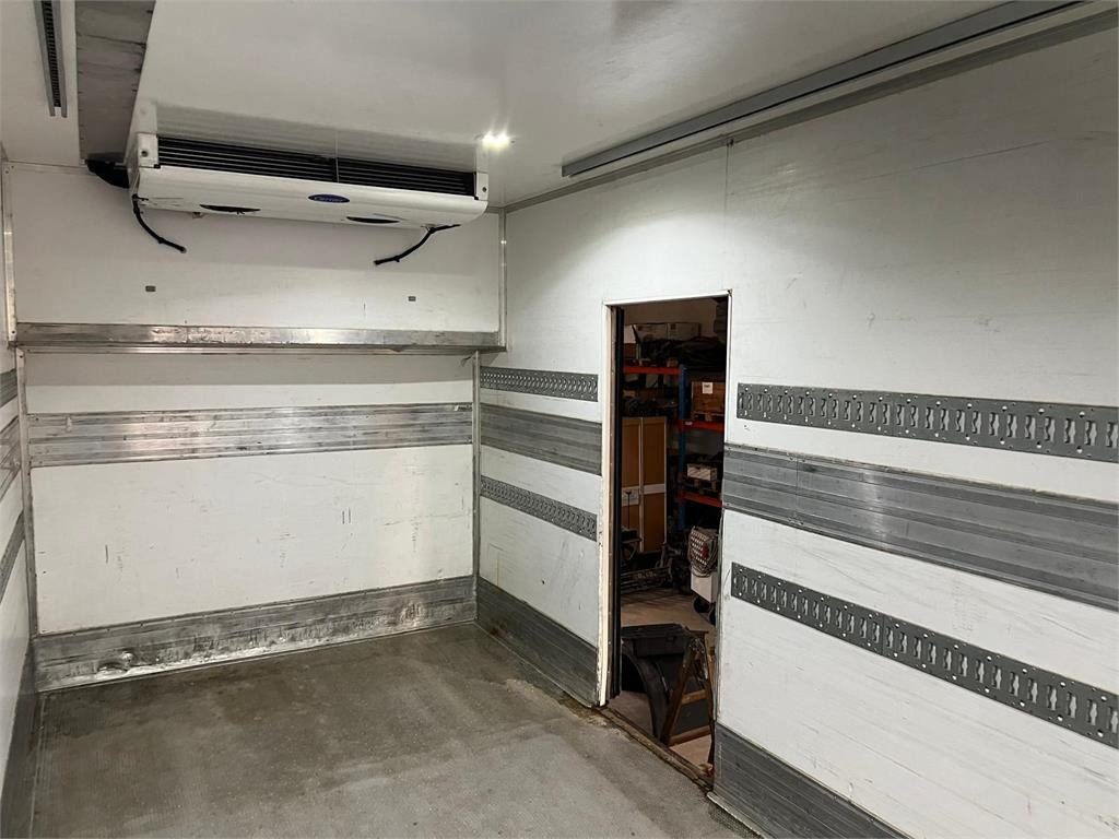 Mercedes-Benz Actros 2530 L 6x2*4 - Chladirenské nákladné vozidlo: obrázok 4 Mercedes-Benz Actros 2530 L 6x2*4 - Chladirenské nákladné vozidlo: obrázok 4