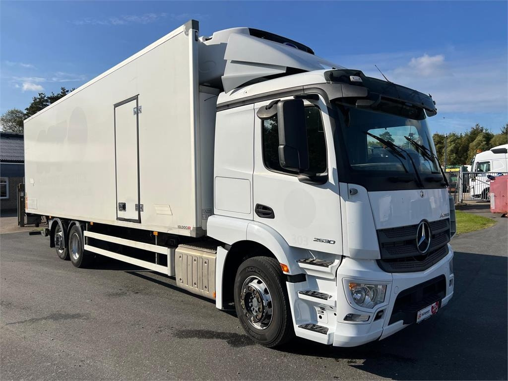 Mercedes-Benz Actros 2530 L 6x2*4 - Chladirenské nákladné vozidlo: obrázok 2 Mercedes-Benz Actros 2530 L 6x2*4 - Chladirenské nákladné vozidlo: obrázok 2