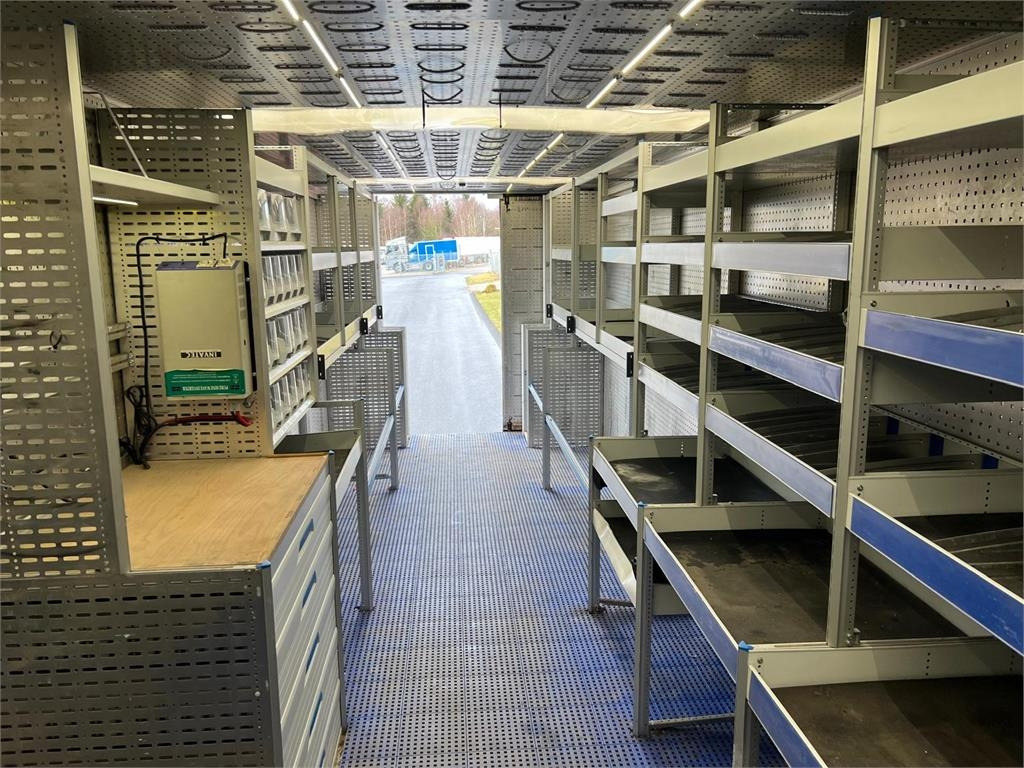 Mercedes-Benz Antos 1824 LnR - Skříňový nákladní auto: obrázok 4 Mercedes-Benz Antos 1824 LnR - Skříňový nákladní auto: obrázok 4