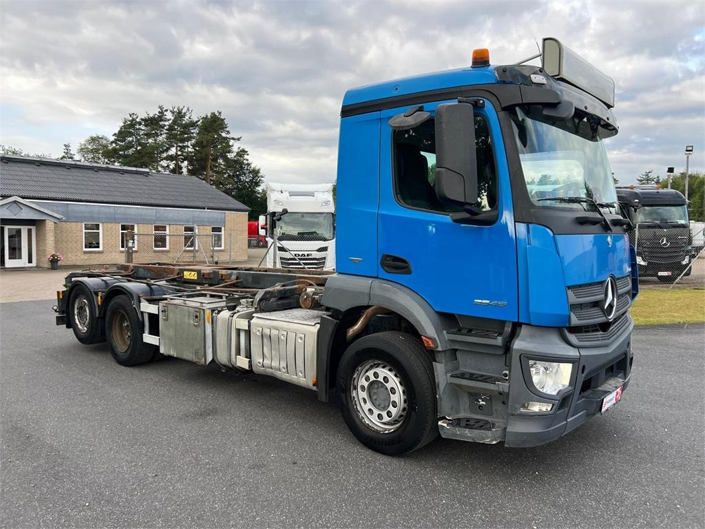 Mercedes-Benz Antos 2546 L - Ramenový nosič kontajnerov: obrázok 3 Mercedes-Benz Antos 2546 L - Ramenový nosič kontajnerov: obrázok 3