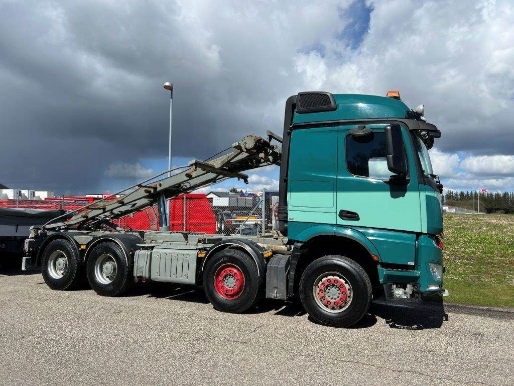 Mercedes-Benz Arocs 3251 K - Ramenový nosič kontajnerov: obrázok 2 Mercedes-Benz Arocs 3251 K - Ramenový nosič kontajnerov: obrázok 2