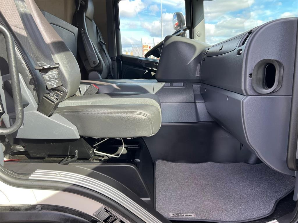 Scania P280 LB 6x2*4 MLB - 24 pallets - Plachtové nákladné vozidlo: obrázok 4 Scania P280 LB 6x2*4 MLB - 24 pallets - Plachtové nákladné vozidlo: obrázok 4