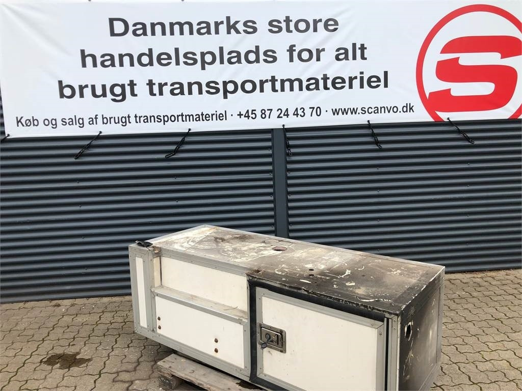 Værktøjskasse L1800 x H610 x D705 mm - Karoséria a exteriér pre Nákladné auto: obrázok 1 Værktøjskasse L1800 x H610 x D705 mm - Karoséria a exteriér pre Nákladné auto: obrázok 1