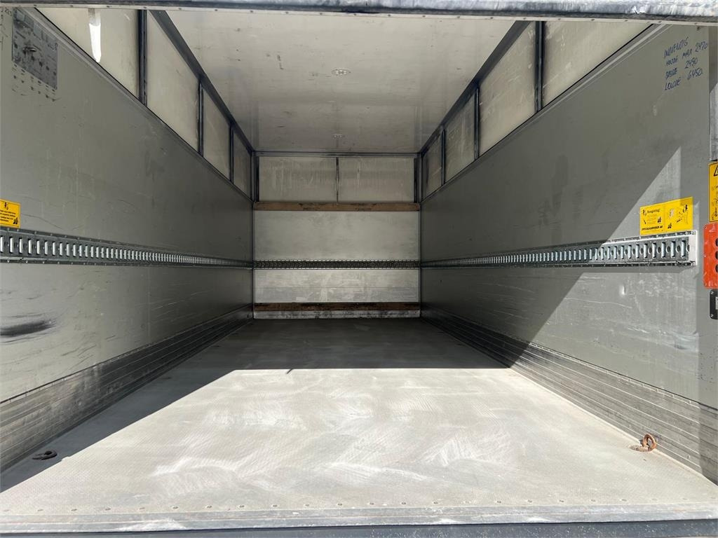 Skříňový nákladní auto Volvo FL 250 16 ton: obrázok 8