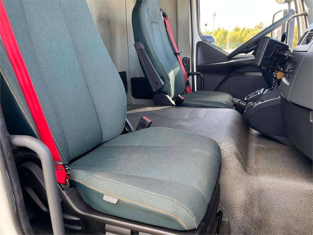 Skříňový nákladní auto Volvo FL 250 16 ton: obrázok 17