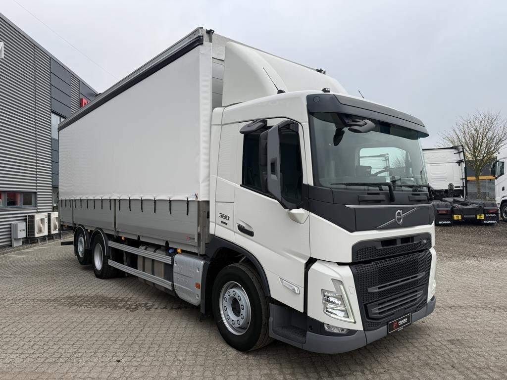 Volvo FM380 7800mm - Plachtové nákladné vozidlo: obrázok 1 Volvo FM380 7800mm - Plachtové nákladné vozidlo: obrázok 1