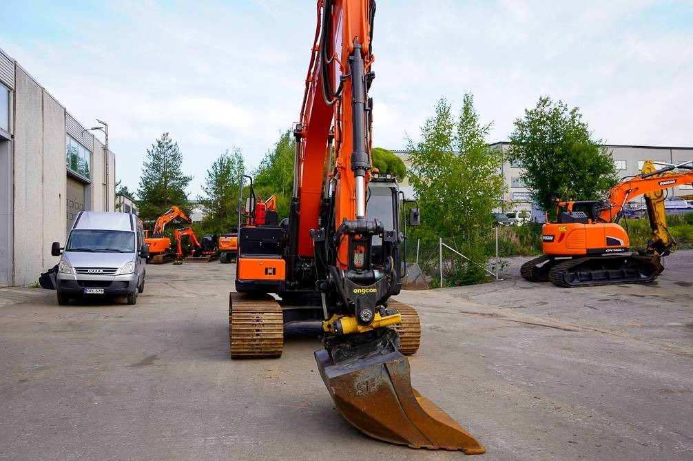 Doosan DX140LC-5 ENGCON - Pásové rýpadlo: obrázok 4 Doosan DX140LC-5 ENGCON - Pásové rýpadlo: obrázok 4