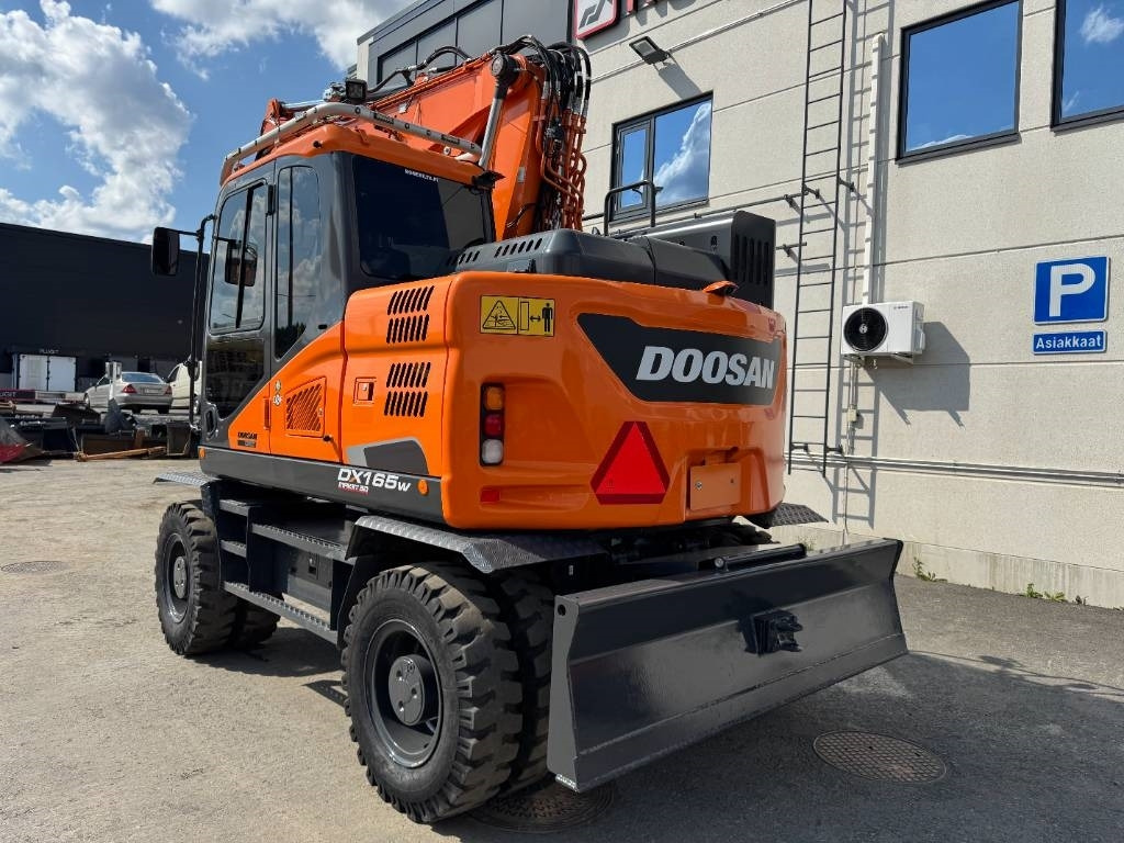 Doosan DX165W-5 PYÖRITTÄJÄLLÄ - Kolesové rýpadlo: obrázok 3 Doosan DX165W-5 PYÖRITTÄJÄLLÄ - Kolesové rýpadlo: obrázok 3