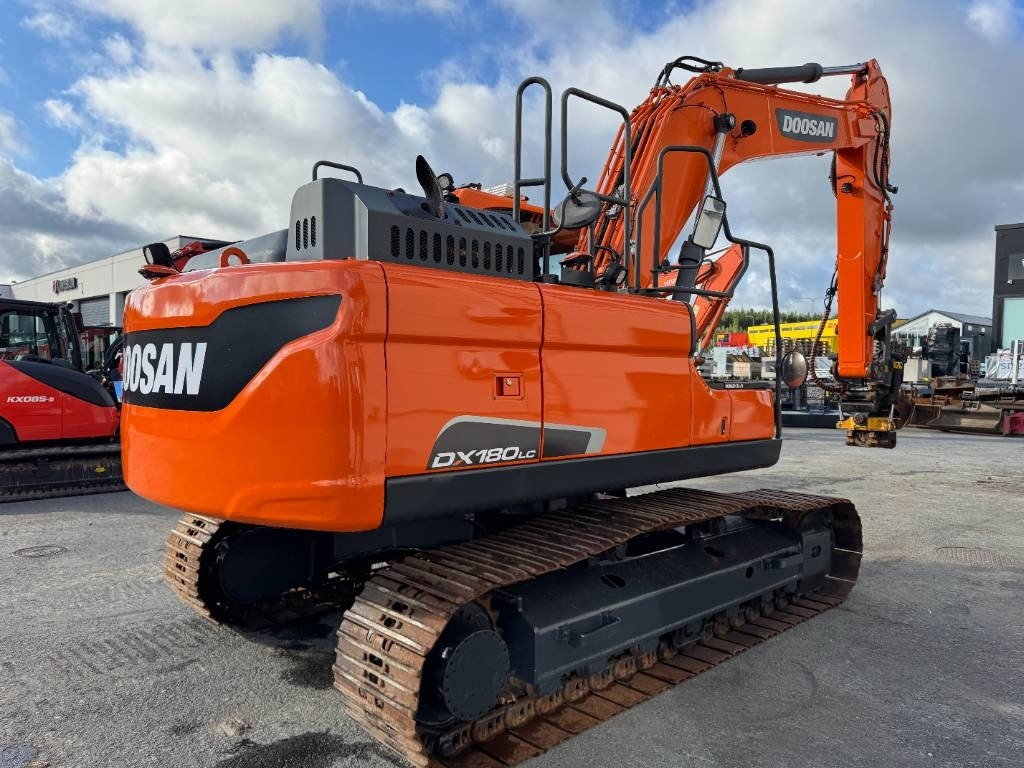 Doosan DX180LC-5 PYÖRITTÄJÄLLÄ  - Pásové rýpadlo: obrázok 5 Doosan DX180LC-5 PYÖRITTÄJÄLLÄ  - Pásové rýpadlo: obrázok 5