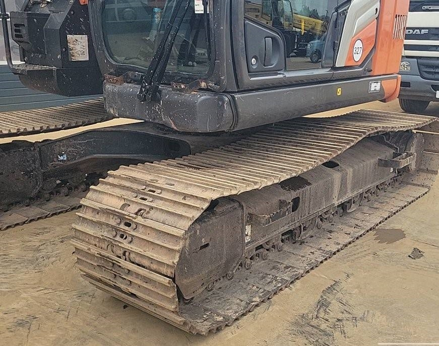 Hitachi ZX135US-7 - Pásové rýpadlo: obrázok 5 Hitachi ZX135US-7 - Pásové rýpadlo: obrázok 5