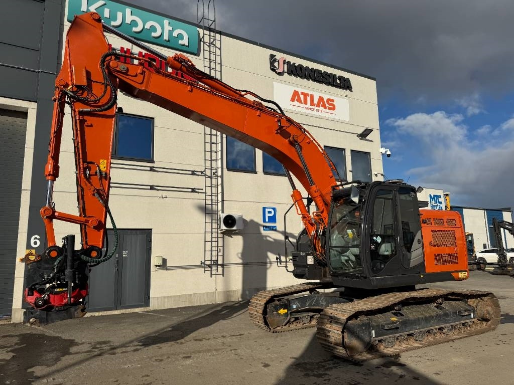 Hitachi ZX225USRLC-6 PYÖRITTÄJÄ, 3D-LAITTEET - Pásové rýpadlo: obrázok 4 Hitachi ZX225USRLC-6 PYÖRITTÄJÄ, 3D-LAITTEET - Pásové rýpadlo: obrázok 4