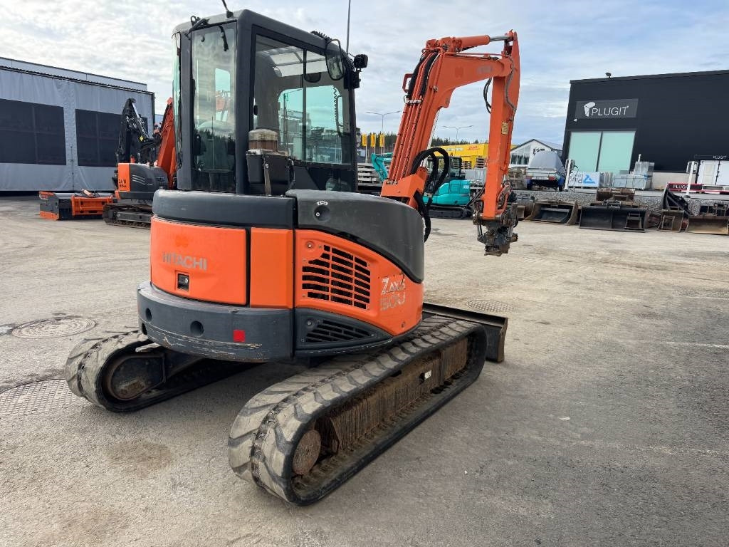 Hitachi ZX50U-2 PYÖRITTÄJÄLLÄ  - Mini rýpadlo: obrázok 5 Hitachi ZX50U-2 PYÖRITTÄJÄLLÄ  - Mini rýpadlo: obrázok 5