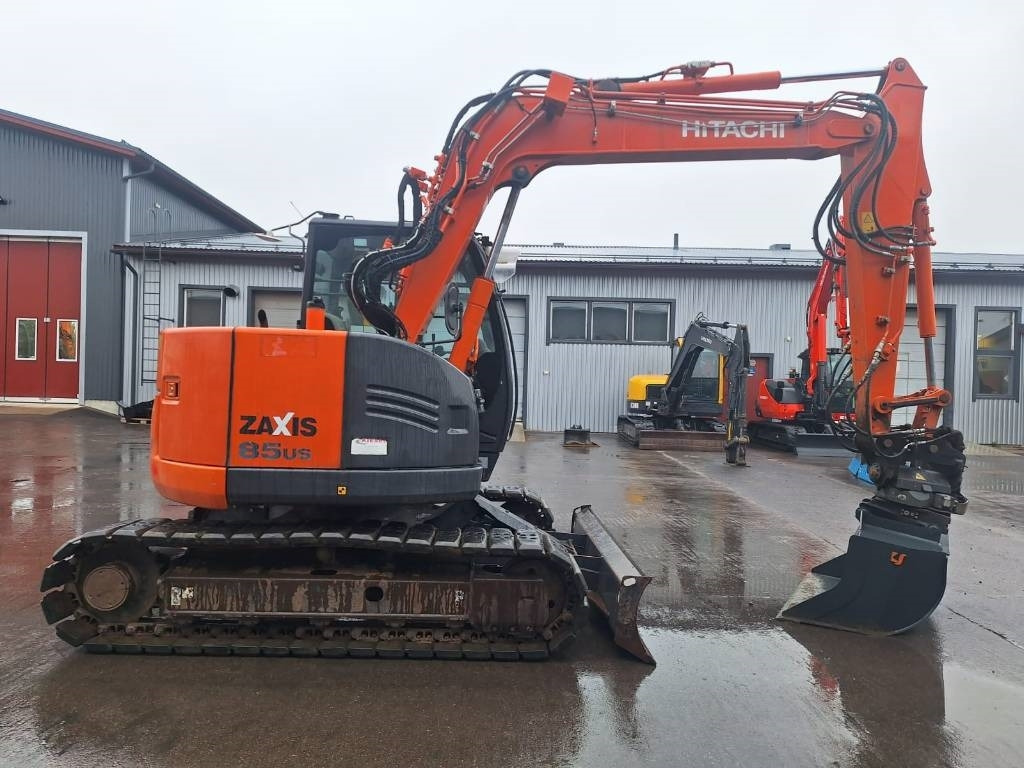 Hitachi ZX85US-5 PYÖRITTÄJÄLLÄ - Mini rýpadlo: obrázok 5 Hitachi ZX85US-5 PYÖRITTÄJÄLLÄ - Mini rýpadlo: obrázok 5
