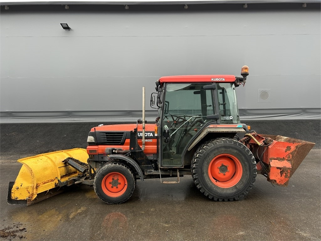 Kubota L 3600 AURA JA HIEKOTIN - Komunálny traktor: obrázok 1 Kubota L 3600 AURA JA HIEKOTIN - Komunálny traktor: obrázok 1