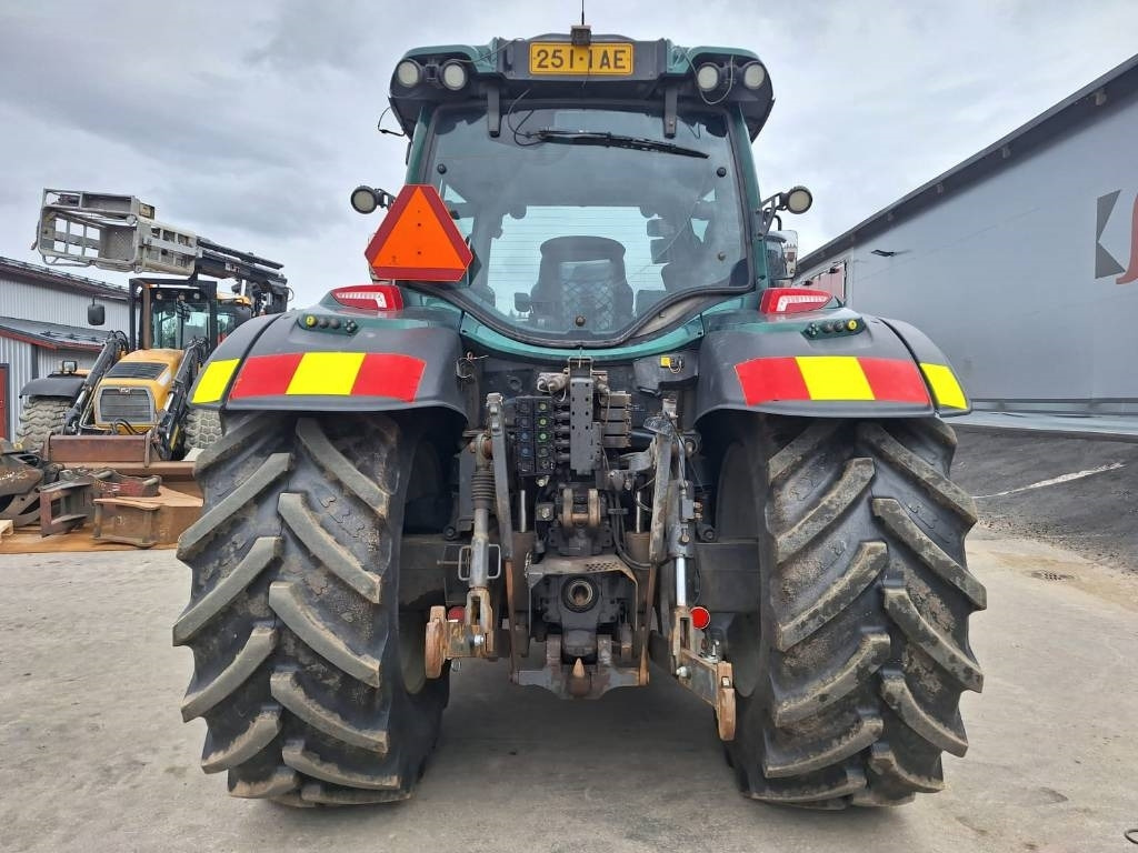 Valtra N174 VERSU ETUKUORMAAJALLA - Traktor: obrázok 3 Valtra N174 VERSU ETUKUORMAAJALLA - Traktor: obrázok 3