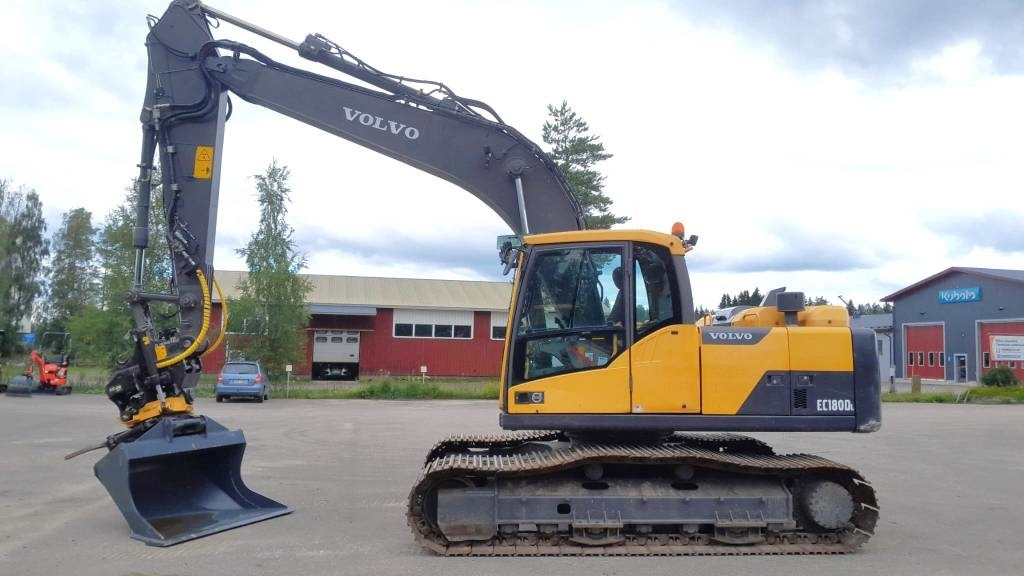 Volvo EC180DL PYÖRITTÄJÄLLÄ - Pásové rýpadlo: obrázok 1 Volvo EC180DL PYÖRITTÄJÄLLÄ - Pásové rýpadlo: obrázok 1