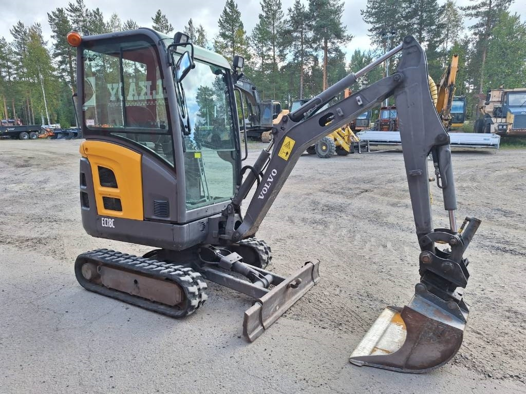 Volvo EC18C KALLISTAJALLA *EI ALVIA* - Mini rýpadlo: obrázok 5 Volvo EC18C KALLISTAJALLA *EI ALVIA* - Mini rýpadlo: obrázok 5