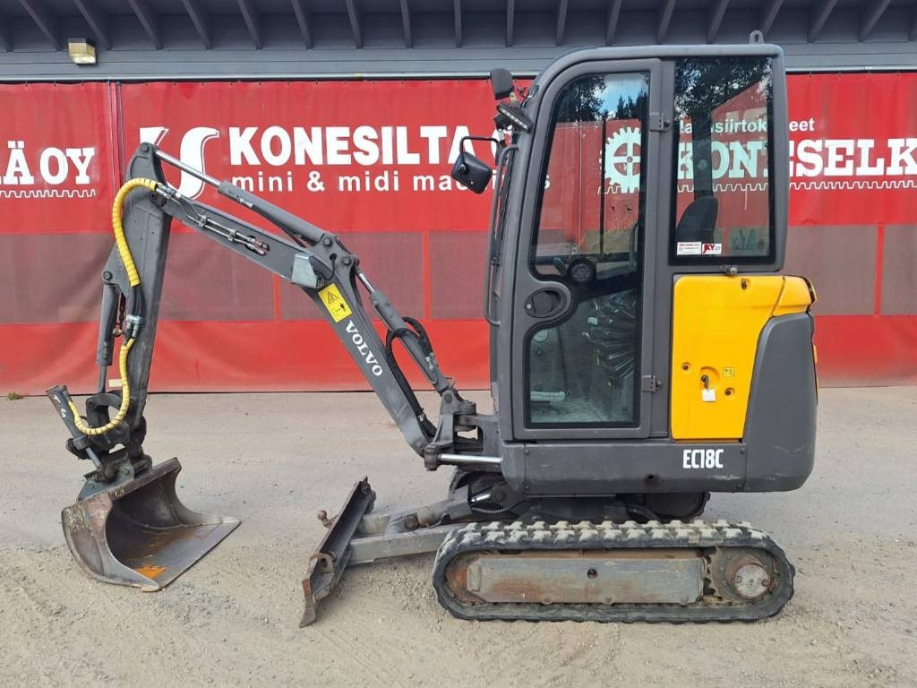 Volvo EC18C KALLISTAJALLA *EI ALVIA* - Mini rýpadlo: obrázok 1 Volvo EC18C KALLISTAJALLA *EI ALVIA* - Mini rýpadlo: obrázok 1