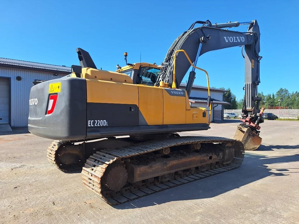 Volvo EC220DL PYÖRITTÄJÄLLÄ - Pásové rýpadlo: obrázok 4 Volvo EC220DL PYÖRITTÄJÄLLÄ - Pásové rýpadlo: obrázok 4