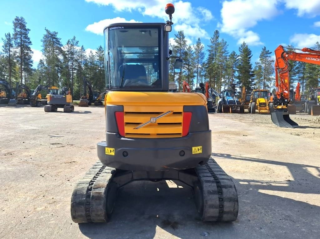 Volvo ECR48C PYÖRITTÄJÄ PIHDEILLÄ - Mini rýpadlo: obrázok 3 Volvo ECR48C PYÖRITTÄJÄ PIHDEILLÄ - Mini rýpadlo: obrázok 3