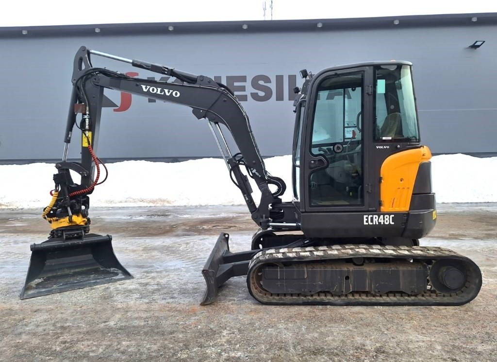 Volvo ECR48C PYÖRITTÄJÄ PIHDEILLÄ - Mini rýpadlo: obrázok 1 Volvo ECR48C PYÖRITTÄJÄ PIHDEILLÄ - Mini rýpadlo: obrázok 1