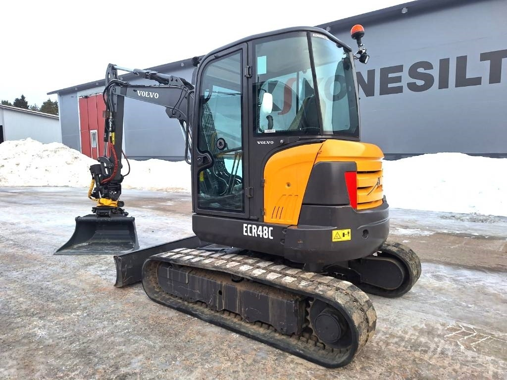 Volvo ECR48C PYÖRITTÄJÄ PIHDEILLÄ - Mini rýpadlo: obrázok 2 Volvo ECR48C PYÖRITTÄJÄ PIHDEILLÄ - Mini rýpadlo: obrázok 2