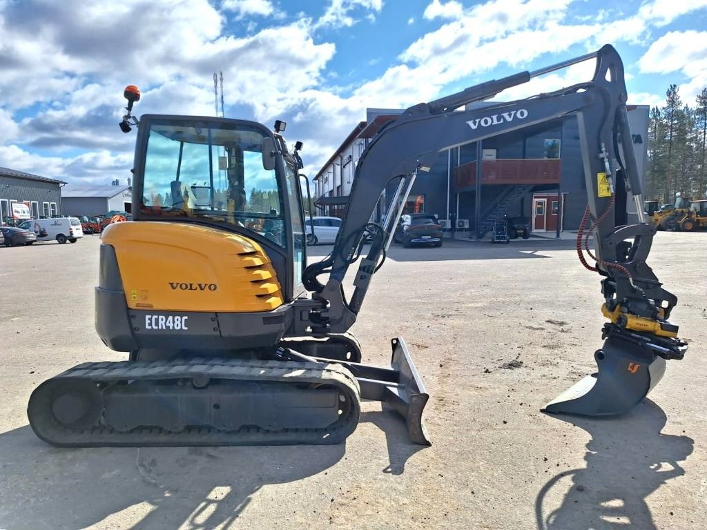 Volvo ECR48C PYÖRITTÄJÄ PIHDEILLÄ - Mini rýpadlo: obrázok 5 Volvo ECR48C PYÖRITTÄJÄ PIHDEILLÄ - Mini rýpadlo: obrázok 5