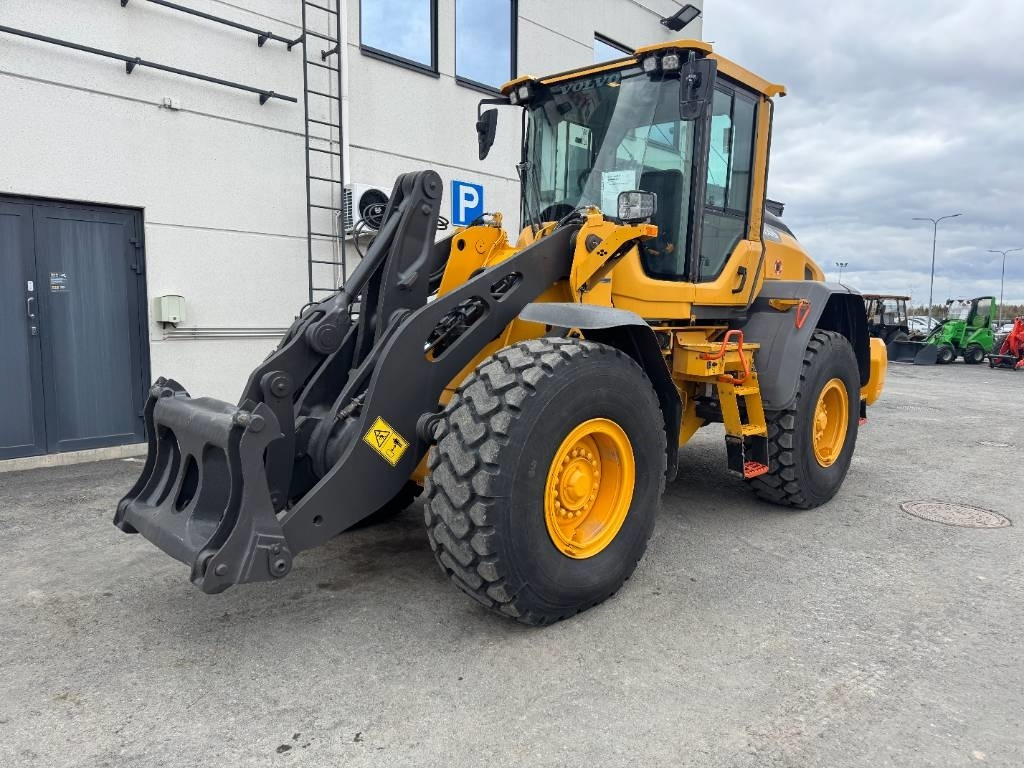 Volvo L90H UUSILLA RENKAILLA - Kolesový nakladač: obrázok 2 Volvo L90H UUSILLA RENKAILLA - Kolesový nakladač: obrázok 2