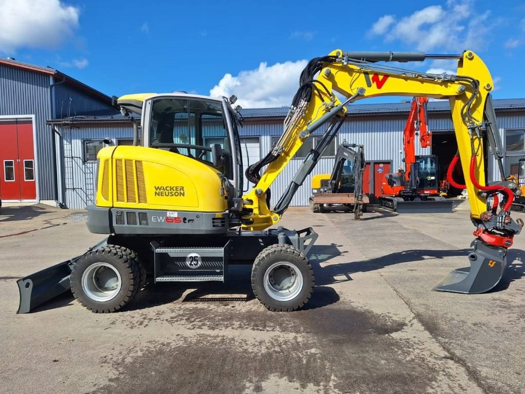 Wacker EW65 PYÖRITTÄJÄLLÄ - Kolesové rýpadlo: obrázok 5 Wacker EW65 PYÖRITTÄJÄLLÄ - Kolesové rýpadlo: obrázok 5