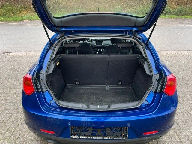 Alfa Romeo Giulietta Basis. Klima. Navi. Tempomat. - Kombi: obrázok 5 Alfa Romeo Giulietta Basis. Klima. Navi. Tempomat. - Kombi: obrázok 5