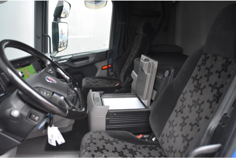 Scania R460 NGS 4x2 - SUPER - RETARDER - 319 TKM - PARK. AIRCO - ACC - NAVI - 2 x FUEL TANKS - TOP CONDITION - - Ťahač: obrázok 5 Scania R460 NGS 4x2 - SUPER - RETARDER - 319 TKM - PARK. AIRCO - ACC - NAVI - 2 x FUEL TANKS - TOP CONDITION - - Ťahač: obrázok 5