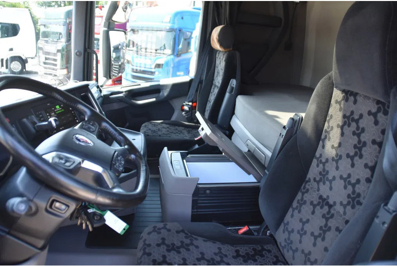 Scania R520 V8 NGS 4x2 - RETARDER - 504 TKM - PARK. AIRCO - ACC - NAVI - 2 x FUEL TANKS - LED LIGHTS - - Ťahač: obrázok 5 Scania R520 V8 NGS 4x2 - RETARDER - 504 TKM - PARK. AIRCO - ACC - NAVI - 2 x FUEL TANKS - LED LIGHTS - - Ťahač: obrázok 5