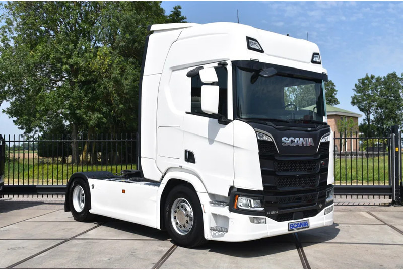 Scania R520 V8 NGS 4x2 - RETARDER - 523 TKM - PARK. AIRCO - ACC - NAVI - 2 x FUEL TANKS - LED LIGHTS - - Ťahač: obrázok 1 Scania R520 V8 NGS 4x2 - RETARDER - 523 TKM - PARK. AIRCO - ACC - NAVI - 2 x FUEL TANKS - LED LIGHTS - - Ťahač: obrázok 1