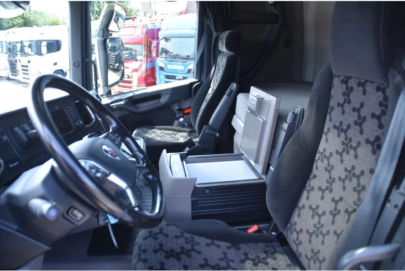 Scania R520 V8 NGS 4x2 - RETARDER - 523 TKM - PARK. AIRCO - ACC - NAVI - 2 x FUEL TANKS - LED LIGHTS - - Ťahač: obrázok 5 Scania R520 V8 NGS 4x2 - RETARDER - 523 TKM - PARK. AIRCO - ACC - NAVI - 2 x FUEL TANKS - LED LIGHTS - - Ťahač: obrázok 5